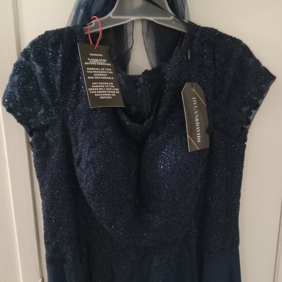 Mother of the bride dress. - Picture 2 of 5